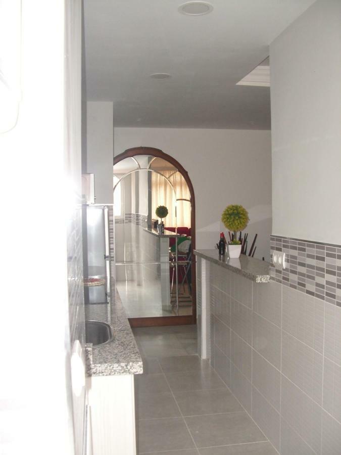 Paseo Maritimo De Poniente Apartment Malaga Bagian luar foto