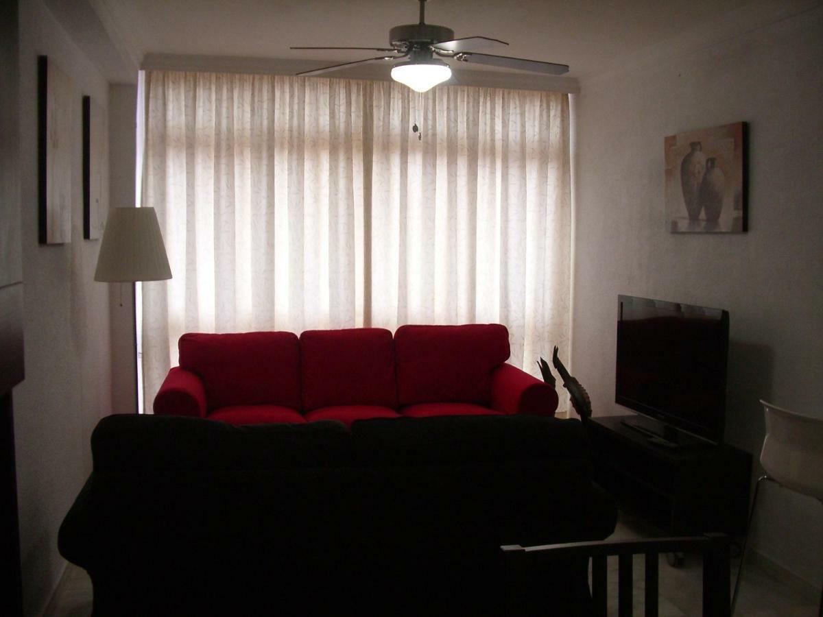 Paseo Maritimo De Poniente Apartment Malaga Bagian luar foto