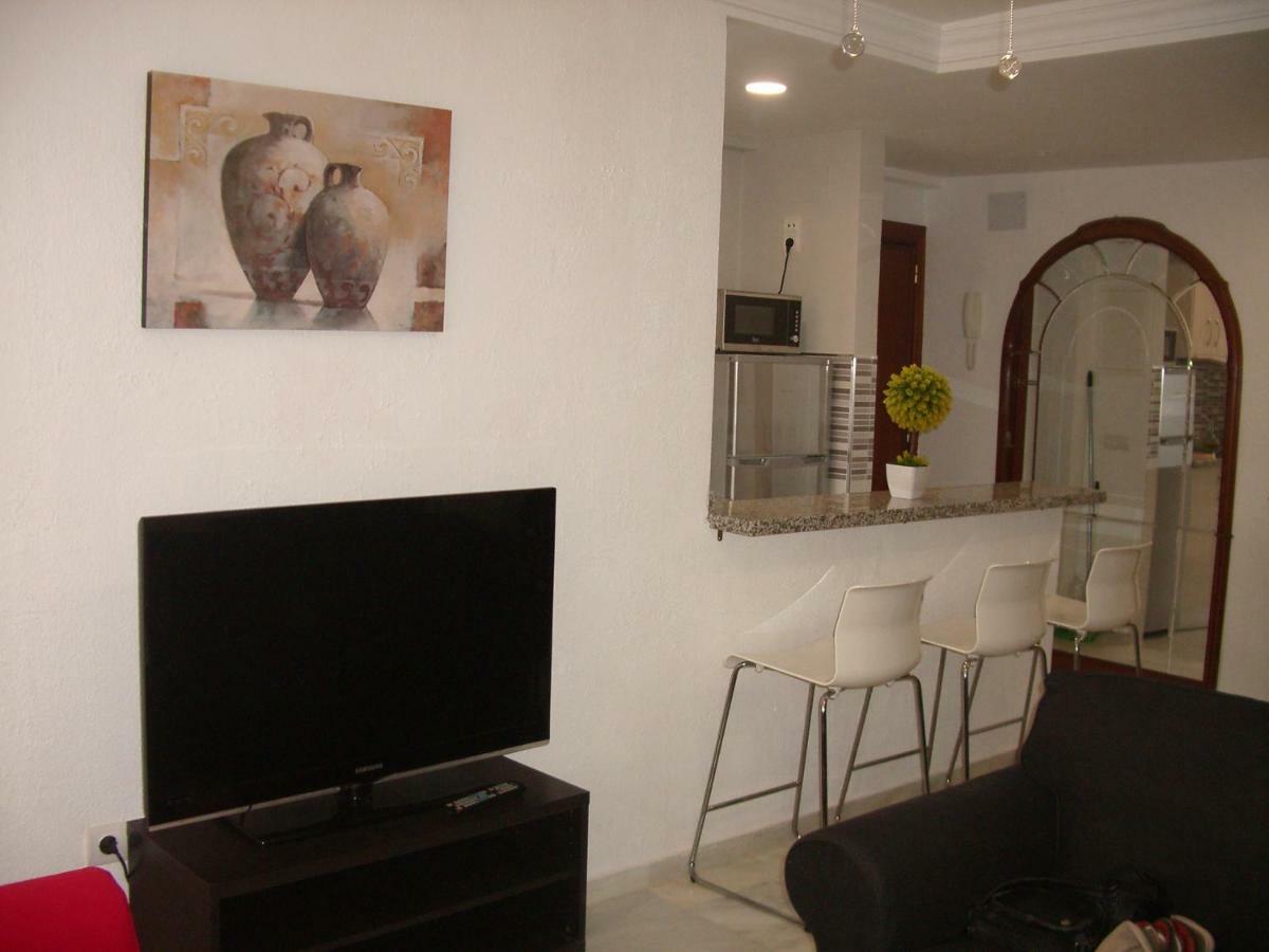 Paseo Maritimo De Poniente Apartment Malaga Bagian luar foto