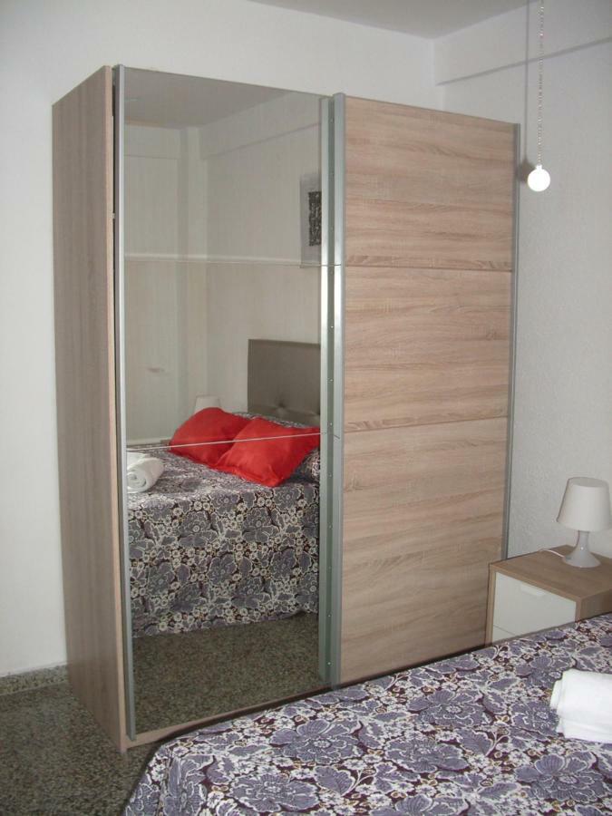 Paseo Maritimo De Poniente Apartment Malaga Bagian luar foto