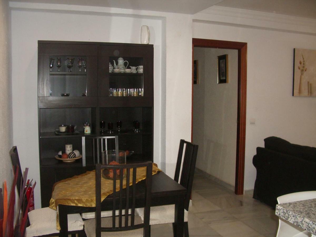 Paseo Maritimo De Poniente Apartment Malaga Bagian luar foto