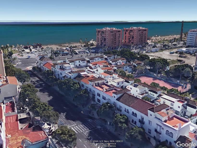 Paseo Maritimo De Poniente Apartment Malaga Bagian luar foto